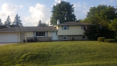 324 W Sunset Ave in Appleton, WI - Building Photo - Building Photo