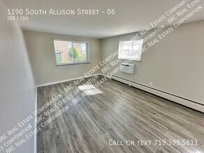 1190 S Allison St in Lakewood, CO - Foto de edificio - Building Photo