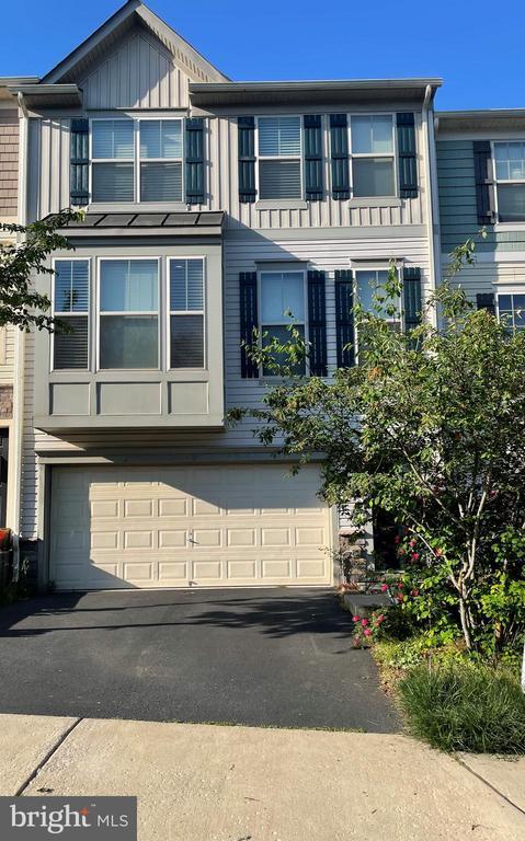 property at 42741 Ogilvie Square