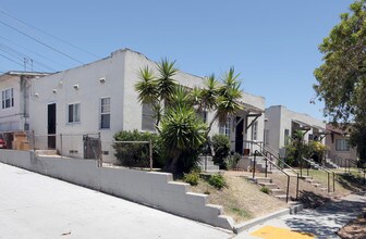 3686-3698 Wightman St in San Diego, CA - Foto de edificio - Building Photo