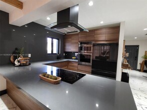 7672 La Salle Blvd in Miramar, FL - Building Photo - Building Photo