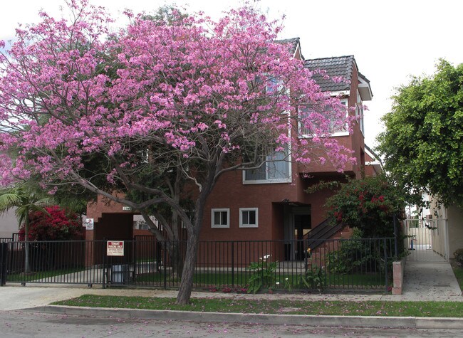 2309 N Naomi St in Burbank, CA - Foto de edificio - Building Photo