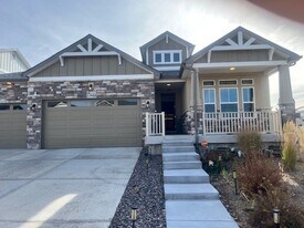 21966 E 42nd Pl in Aurora, CO - Building Photo