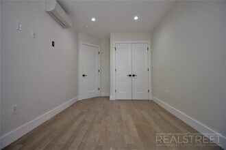 645 Knickerbocker Ave in Brooklyn, NY - Building Photo - Floor Plan