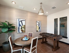 Edgewood Place in Longview, TX - Foto de edificio - Building Photo