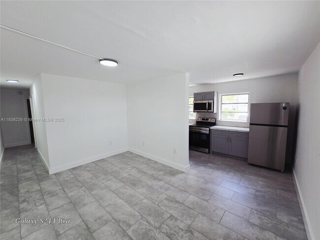 1600 NW 3rd St in Miami, FL - Building Photo - Building Photo