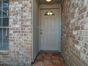 11830 Mulholland Dr in Stafford, TX - Foto de edificio - Building Photo