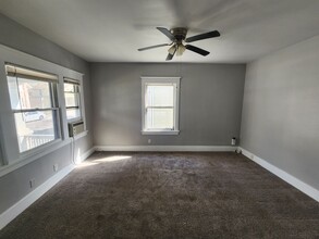 1115 14th St in Moline, IL - Foto de edificio - Building Photo