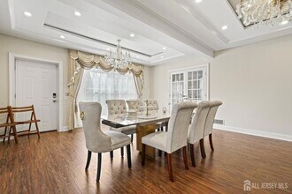 95 Westons Mill Rd in East Brunswick, NJ - Foto de edificio - Building Photo