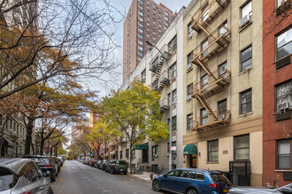 207-213 E 89th St in New York, NY - Building Photo - Building Photo