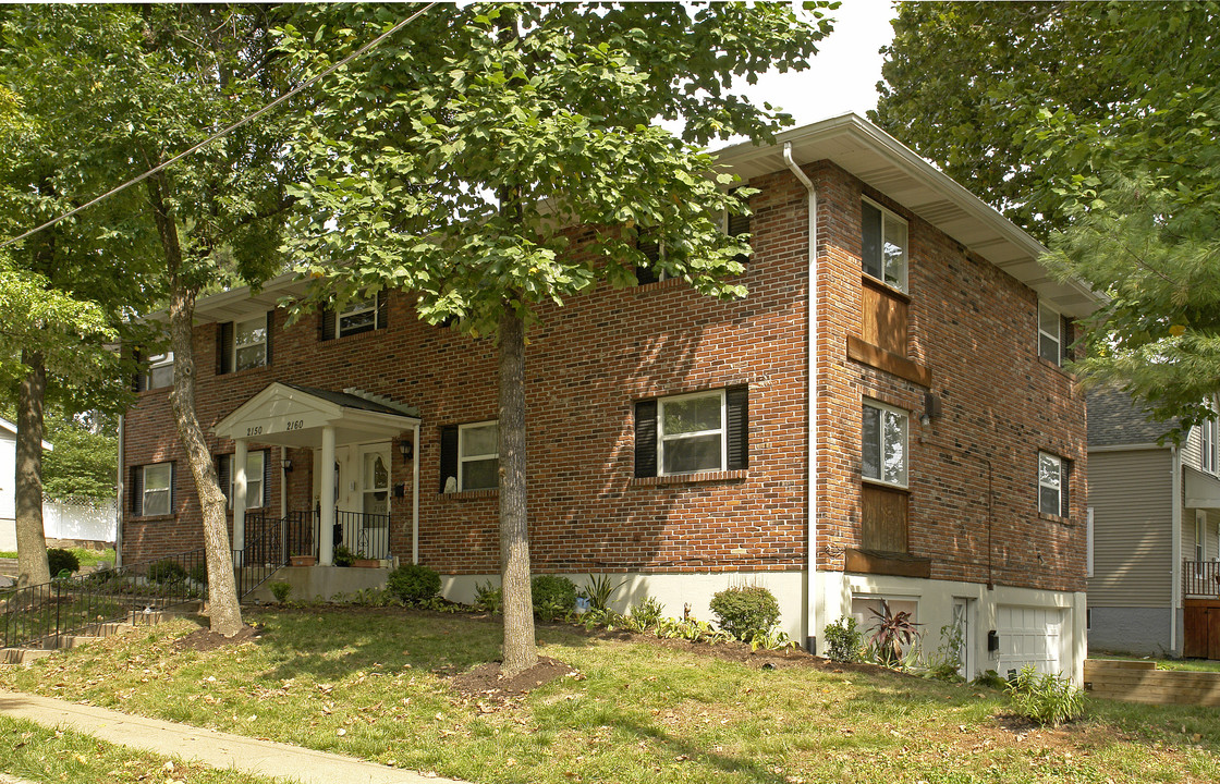 Alameda in Maplewood, MO - Foto de edificio