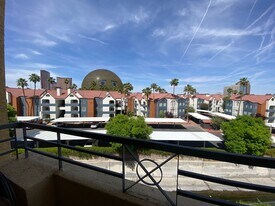 210 E Flamingo Rd in Las Vegas, NV - Building Photo