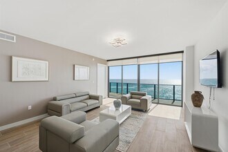 900 N Ocean Blvd, Unit 802 in Pompano Beach, FL - Building Photo - Building Photo