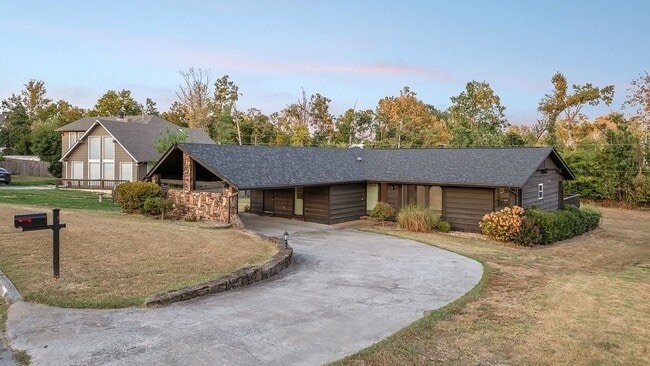 property at 403 S 37th St
