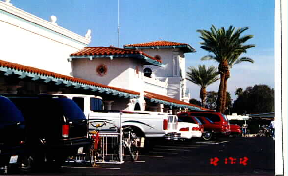 Mesa Regal Rv Resort in Mesa, AZ - Foto de edificio
