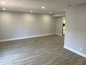 3064 Riverside Dr in Coral Springs, FL - Building Photo - Building Photo