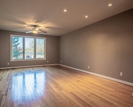 1013 Linden Ave, Unit R in Charlottesville, VA - Foto de edificio - Building Photo