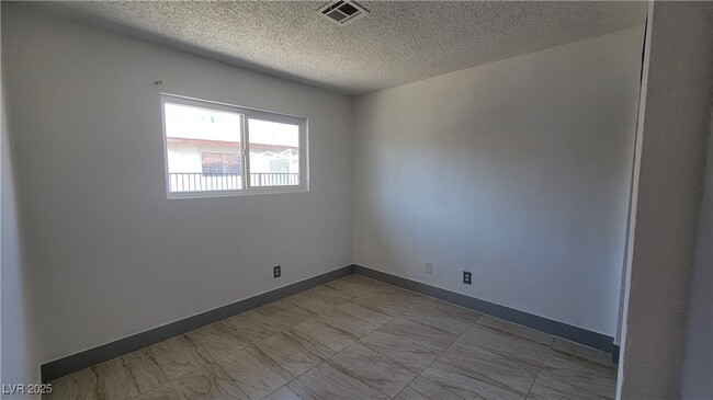 1945 Cindysue St in Las Vegas, NV - Building Photo - Building Photo