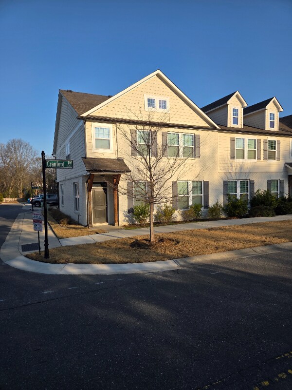 111 Cranford Dr in Pineville, NC - Building Photo - Building Photo