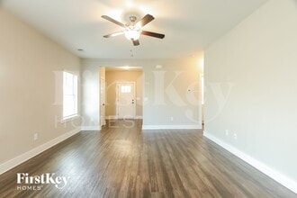 1397 Woodridge Pl, Unit 1 in Gardendale, AL - Building Photo - Building Photo