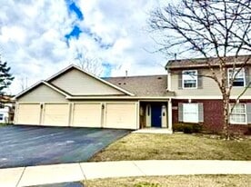 1147 N Red Oak Cir in Round Lake Beach, IL - Building Photo
