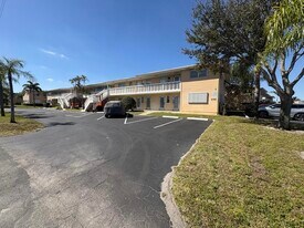 2161 NE 1st Ct in Boynton Beach, FL - Building Photo