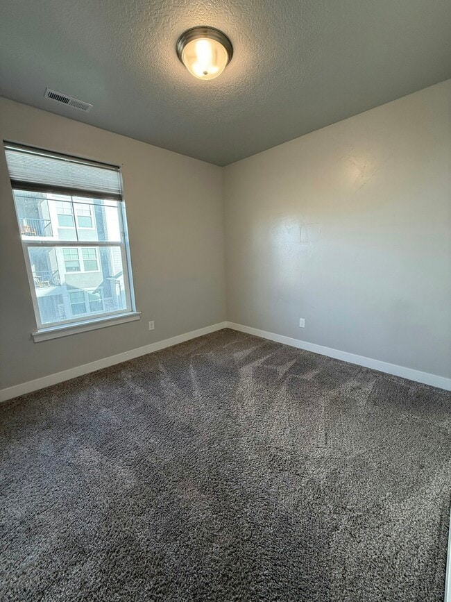 1836 W Terra Vista Ln in Saratoga Springs, UT - Building Photo - Building Photo