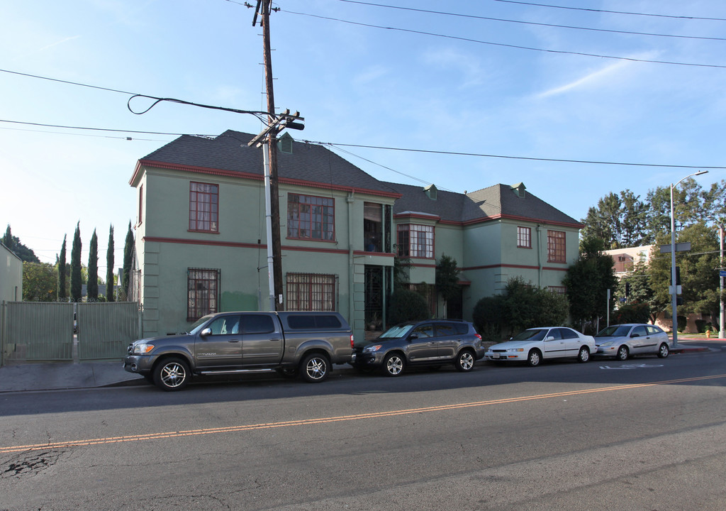 6154 Fountain Ave in Los Angeles, CA - Building Photo