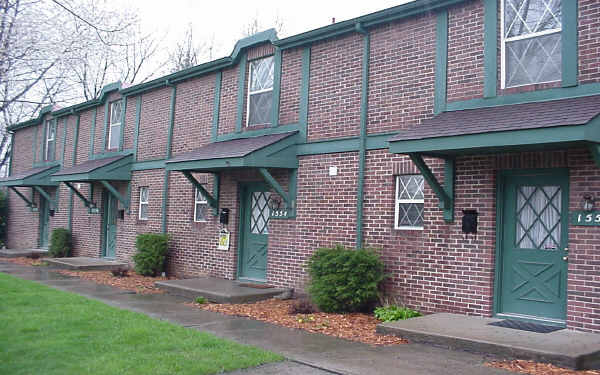 1550-1558 Longeaton Dr in Columbus, OH - Foto de edificio