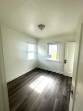 1327 E Santa Clara St in Ventura, CA - Building Photo - Building Photo