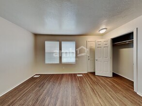 4418 N Alester Ave in Meridian, ID - Foto de edificio - Building Photo
