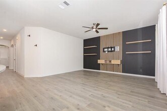 10104 Tidwell St in Krugerville, TX - Building Photo - Building Photo