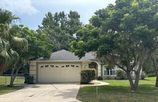 2704 Red Wing Village in DeLand, FL - Building Photo