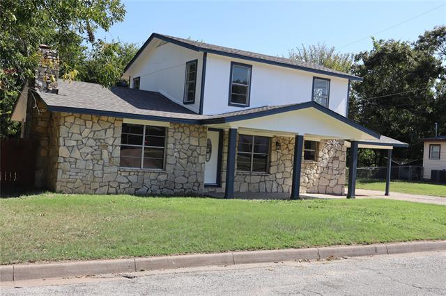 302 Harmon St in Weatherford, TX - Building Photo - Building Photo