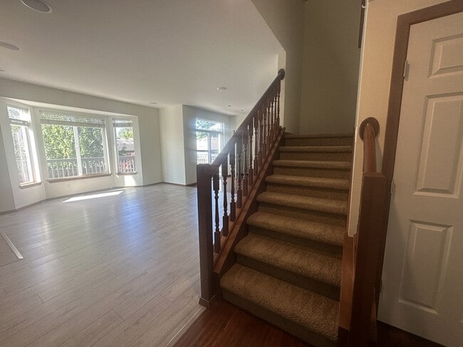 7625 NE 201st Pl in Kenmore, WA - Building Photo - Building Photo