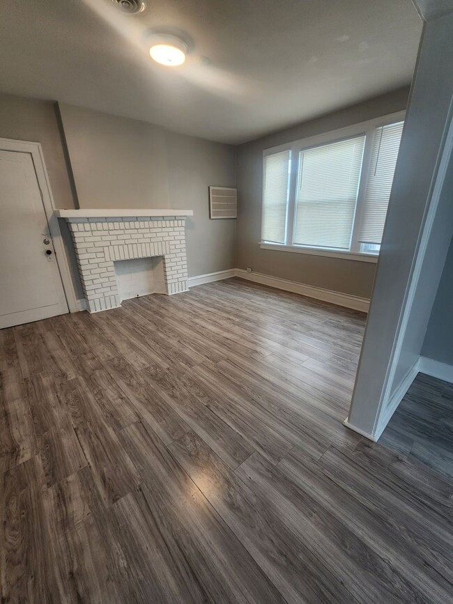 2073 Broadview Rd in Cleveland, OH - Building Photo - Building Photo