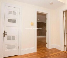 1616 Beacon St in Brookline, MA - Building Photo - Building Photo
