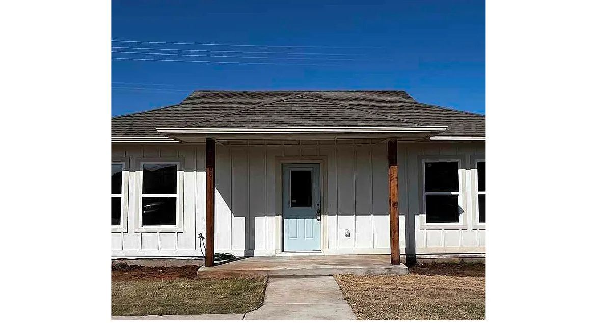 2008 Willow Pl in Blackwell, OK - Building Photo