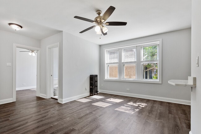 1521 W Sherwin Ave in Chicago, IL - Building Photo - Building Photo