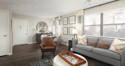 Elevate at NULU Apartment Homes in Louisville, KY - Foto de edificio - Building Photo