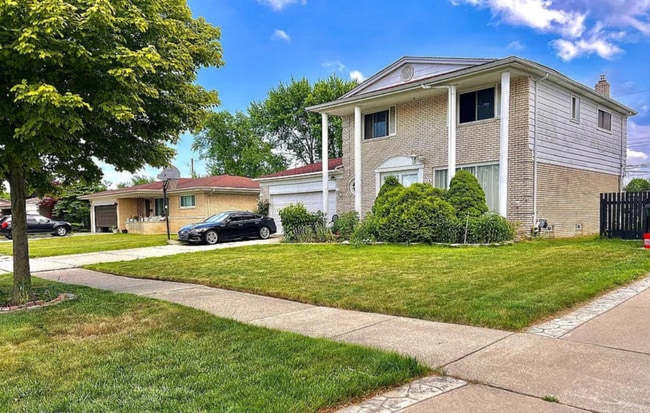 property at 3516 Gordon Dr