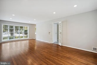 8501 Canterbury Dr in Annandale, VA - Building Photo - Building Photo