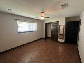 12423 Woodlake Ln in Pinehurst, TX - Building Photo - Building Photo
