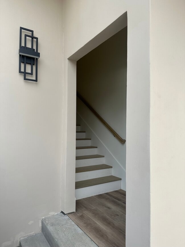 14502 Graystone Ave, Unit B