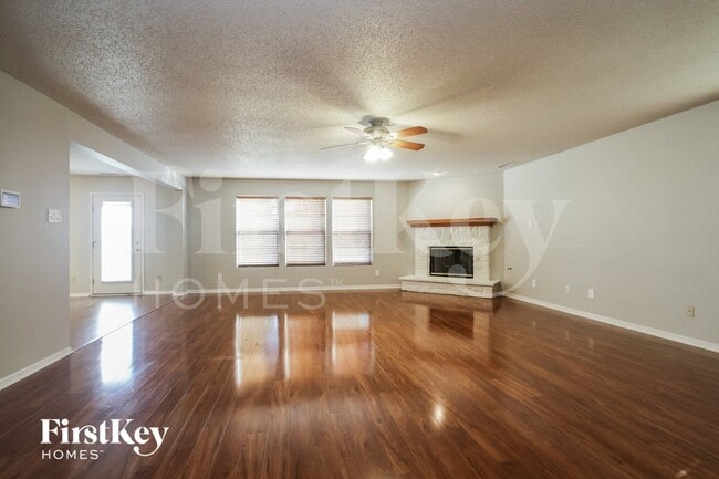 945 Brookhaven Dr in Franklin, IN - Foto de edificio - Building Photo