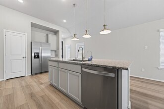 1011 Shl Crk Trl in Conroe, TX - Building Photo - Building Photo