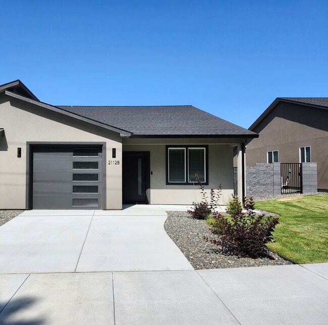 2112 Lentz Rd in Pasco, WA - Building Photo - Building Photo