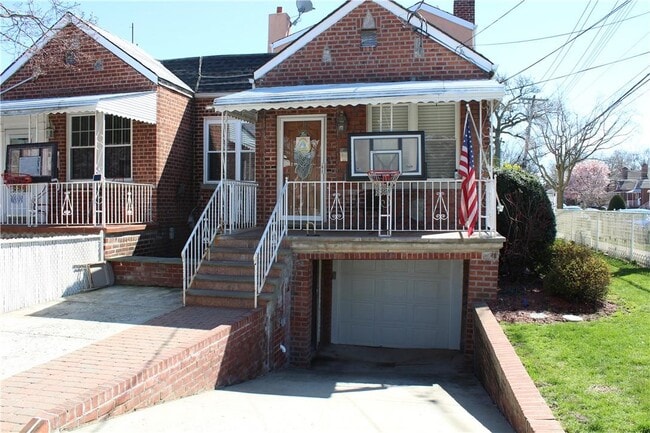 property at 1302 Waring Ave
