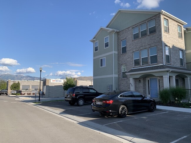 1779 W Dalmeny Way in Riverton, UT - Building Photo - Building Photo