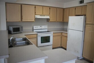 13838 Fairway Island Dr in Orlando, FL - Building Photo - Building Photo